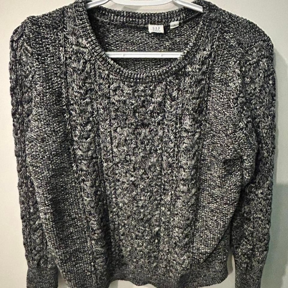 Gap grey black cable knit sweater Size M